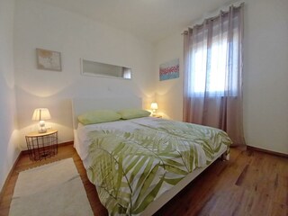 Schlafzimmer mit Doppelbett