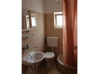 Badezimmer mit Dusche