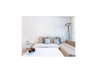 Apartment Puerto Banus Features 8