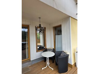 Sitzecke draussen Wind- und Regengeschütz