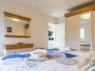 Schlafzimmer mit Doppelbett