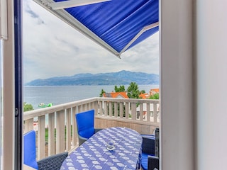 Apartment Postira  7