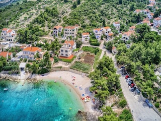 Apartment Postira  11