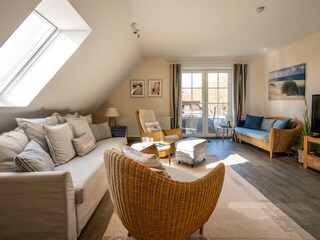 Offener lichtdurchfluteter Wohnraum