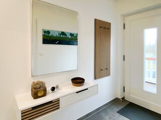 Willkommen im Schilfhaus - Eingangsbereich mit Stauraum