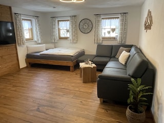 Bett 160x190 wird bei Bedarf dazugestellt