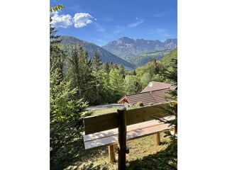 Bank oberhalb des Ferienhäusl‘s mit tollem Ausblick