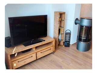 TV und Kaminofen
