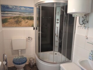 Dusche mit Massagedüsen, Tropenregen, Wellness