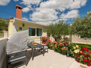 Ferienhaus Duće Außenaufnahme 11
