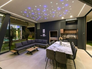 Villa Zmijavci Características 25