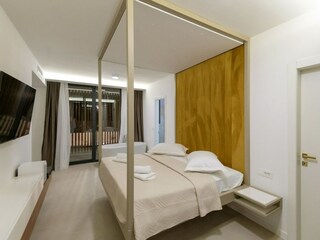 Villa Zmijavci Características 32