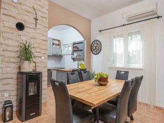 Villa Žut Features 19