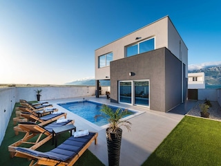 Villa Razanac Outdoor Recording 3