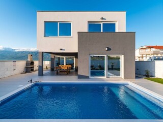 Villa Razanac Outdoor Recording 6