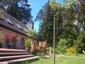 Viel Platz gibt es im idyllischen Garten mitten im Wald