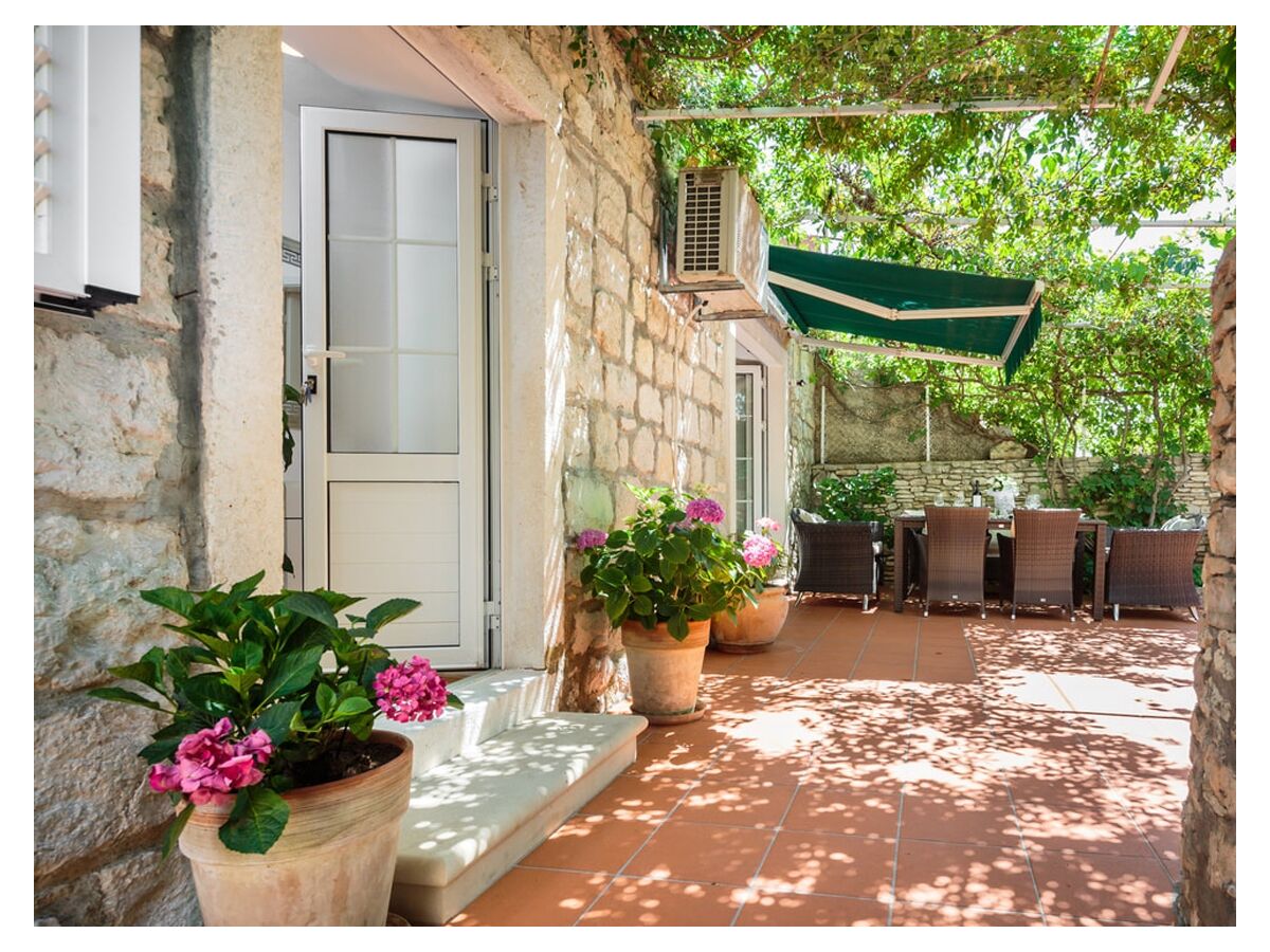 Holiday house Two bedroom house with terrace Sutivan, Brač K-20131 - Outdoor photo 3