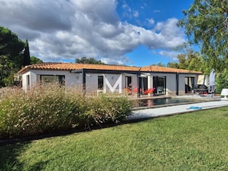 Paradies absolut  ruhig - freistehende Villa m.gr. Pool