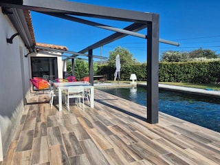 Pool - 14m x 4 m - mit elekt. Markisen und vielen