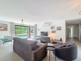 50 qm großes sehr helles Wohn Zimmer