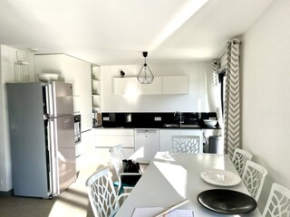 Große Küche mit allen Geräten