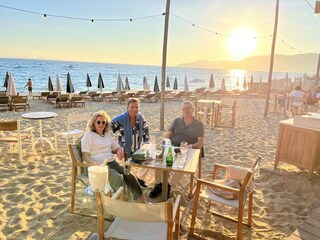 Sonnenuntergang am Abend am Strand v.d. Restaurant
