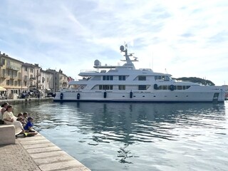 Der Jachthafen von St. Tropez ist immer sehenswert !