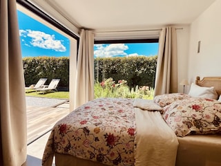 Großartiger Blick zumGarten - und Poolweitblick
