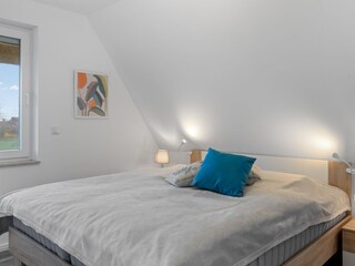 Schlafzimmer 2  - OG