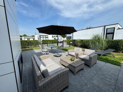 Holiday house Chalet Zeeland-Haus mit Zaun Hausnr. B067