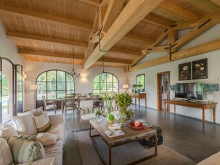 Villa Orentano Caratteristiche 72