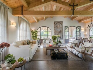 Villa Orentano Caratteristiche 84
