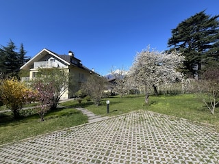 Haus von Parkplatz
