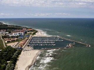 Strandresidenz-Kühlungsborn*****###br###Bootshafen, Seebrücke, Strand. Im Vordergrund ist das Str...