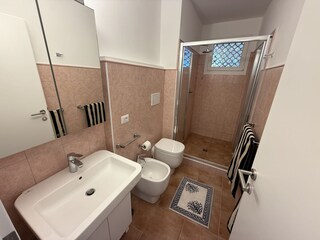 Eines der Badezimmer