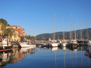 Porto Azzurro bietet eine tolle Atmosphäre