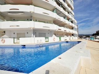 Apartment Roses Outdoor Recording 1