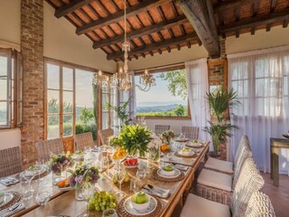 Villa Castelfiorentino Características 64