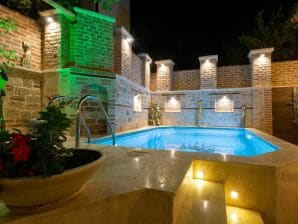 Ferienhaus Private Villa mit Pool