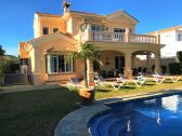 large garden with pool & sunloungers