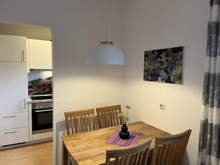 Wohn-/Schlafbereich mit offener Küche