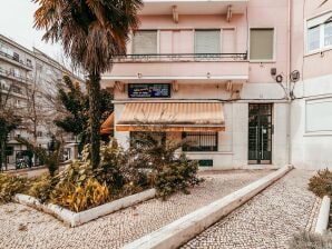 Geräumige 7-Zimmer-Wohnung in Lissabon