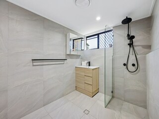 Apartment Broadbeach Features 3