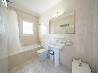 Villa L'Escala Features 13