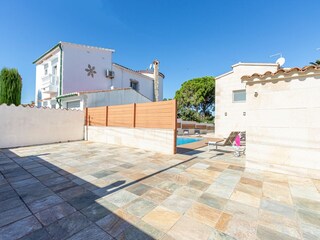 Villa Empuriabrava Buitenaudio-opname 5