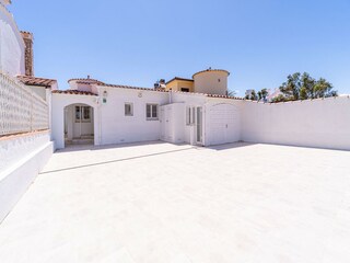 Villa Empuriabrava Buitenaudio-opname 8