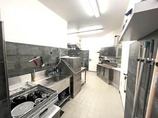 Voll ausgestattete Küche