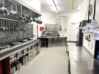 Voll ausgestattete Küche