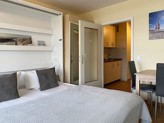 Bequemes Schrankbett (180 x 200 cm)