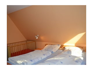 Schlafzimmer 1